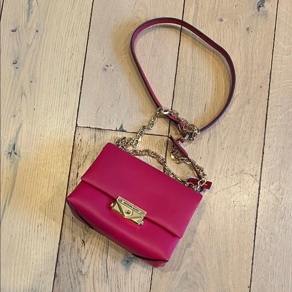 Michael Kors Fuchsia Crossbody Bag with Chain Strap - Picture 5 of 10